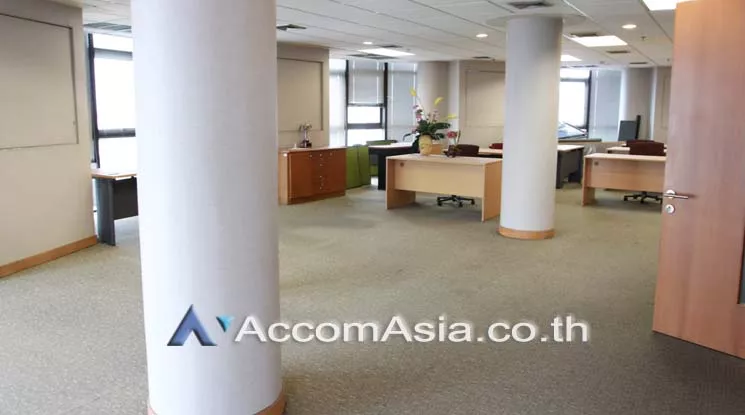  Office space For Rent in Sukhumvit, Bangkok  near BTS Ekkamai (AA17506)